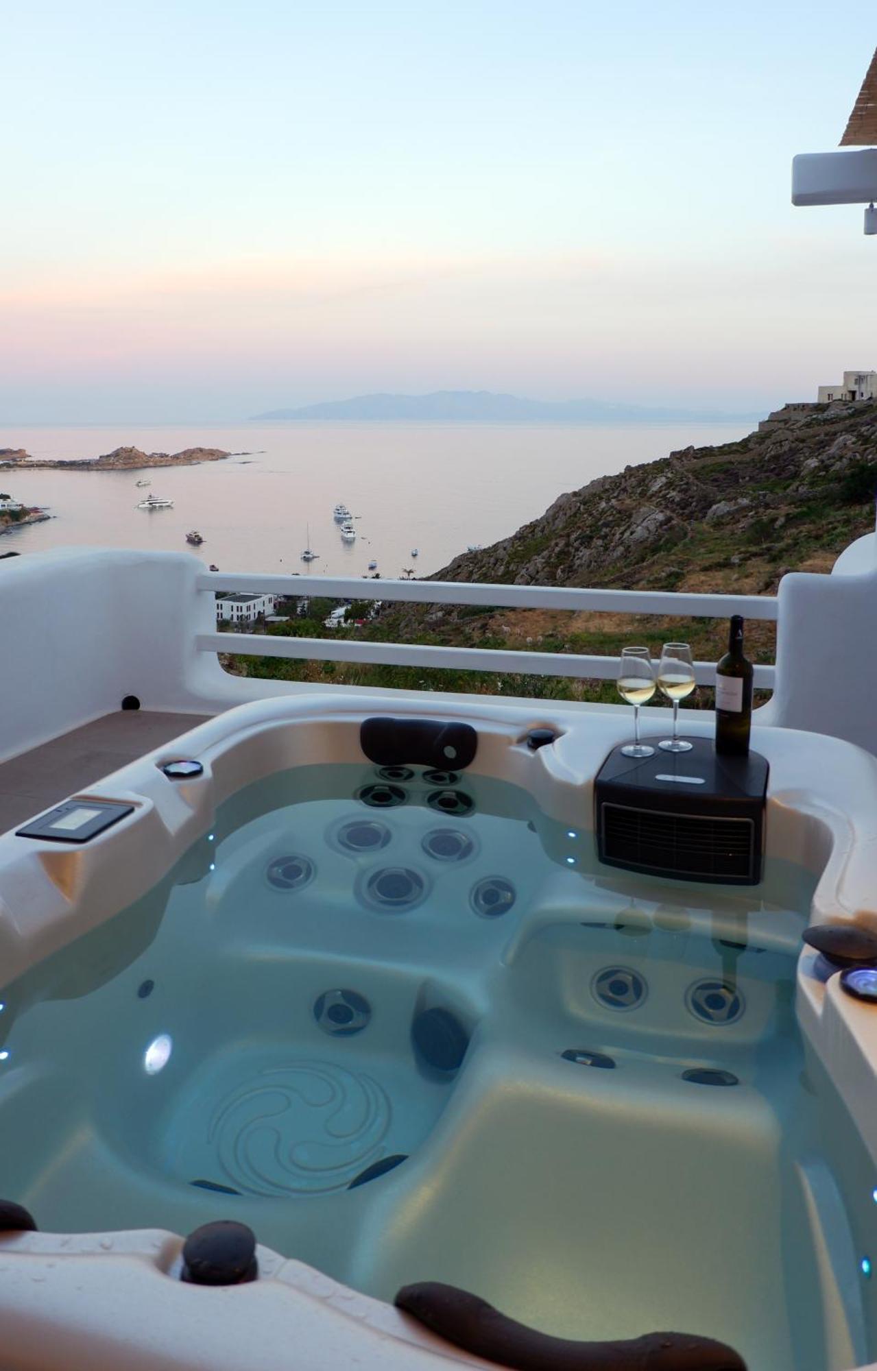 Camelia 2 - Psarou View - Private Pool And Jacuzzi Holiday home *